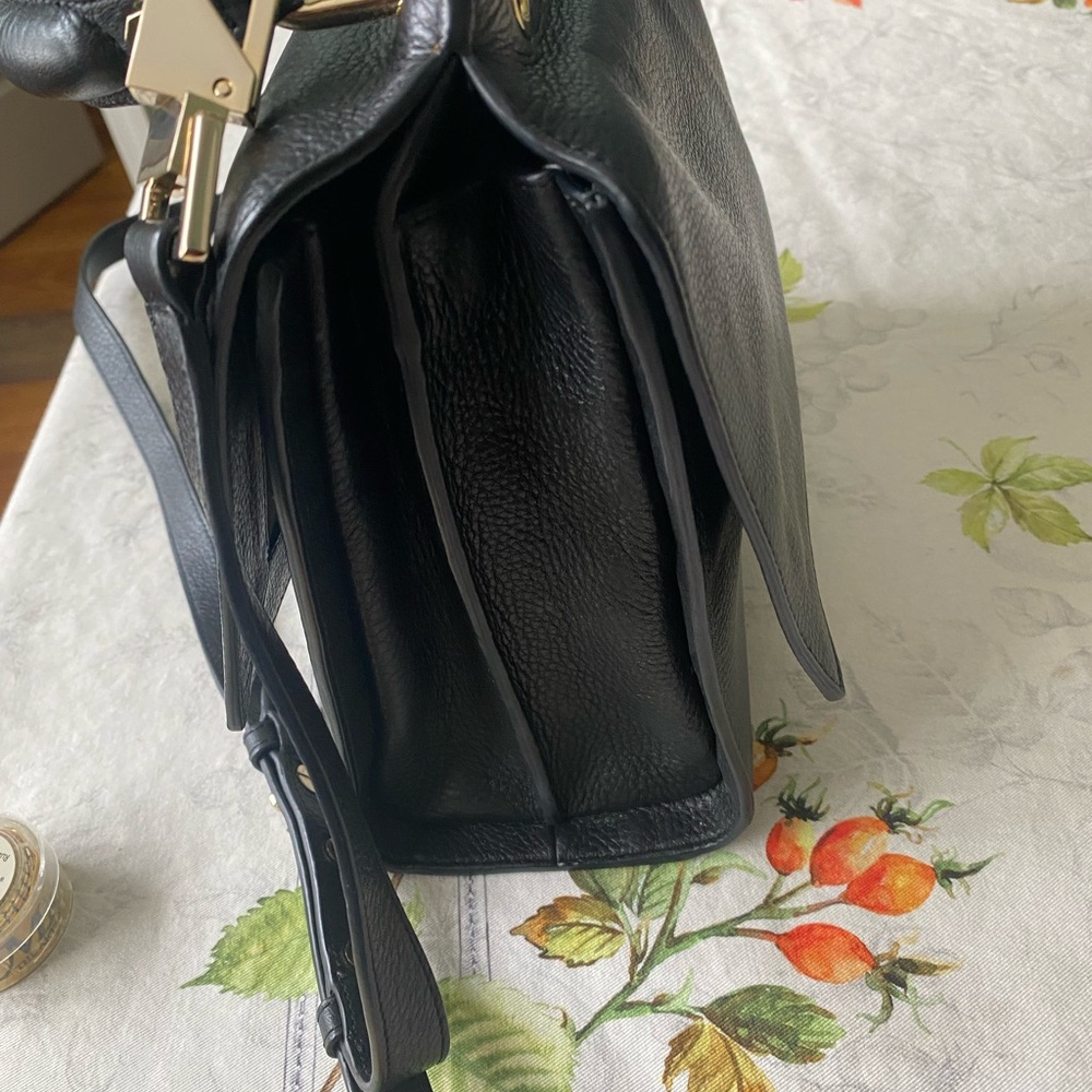 Chic Black Leather Crossbody Bag